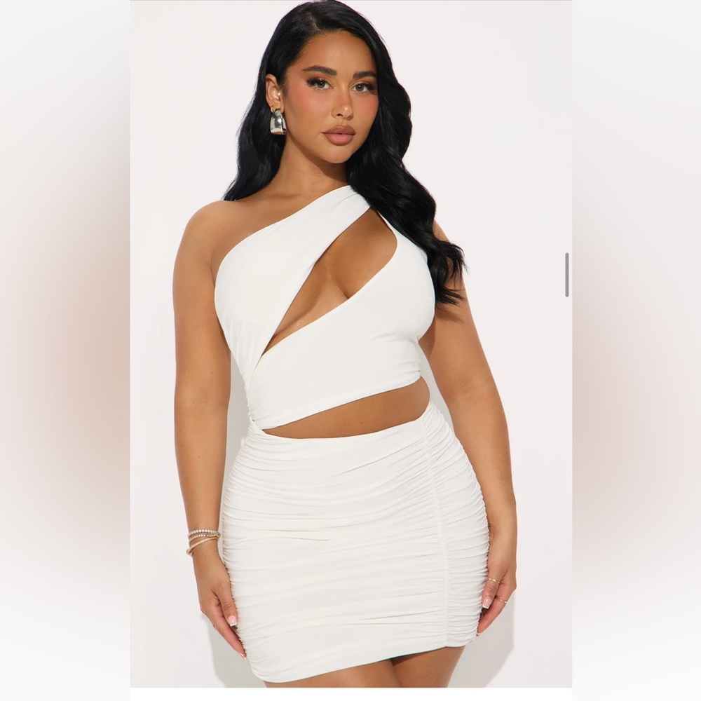 Elegant White One-Shoulder Dress